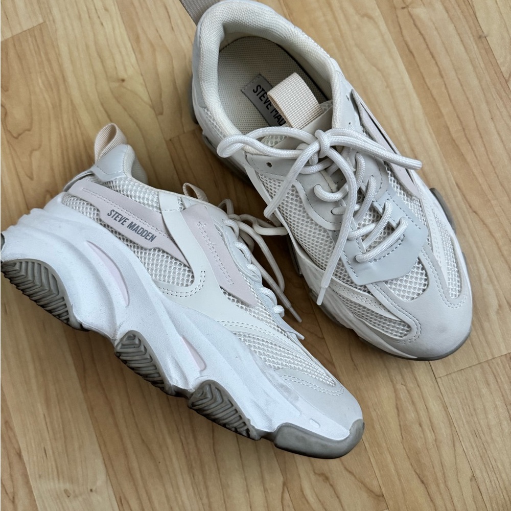 Steve Madden White Chunky Sneakers Modern Design - Possession E (EUC) - Picture 5 of 9